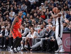 世俱杯赛程-火箭客场逆转马刺，豪取三连胜的简单介绍