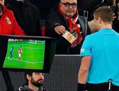 世俱杯2025-欧洲杯赛后采访曝光，内幕引发热议