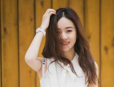 世俱杯时间-双星映衬的夜晚，足球战旗与篮球铁塔下的艺术胜利