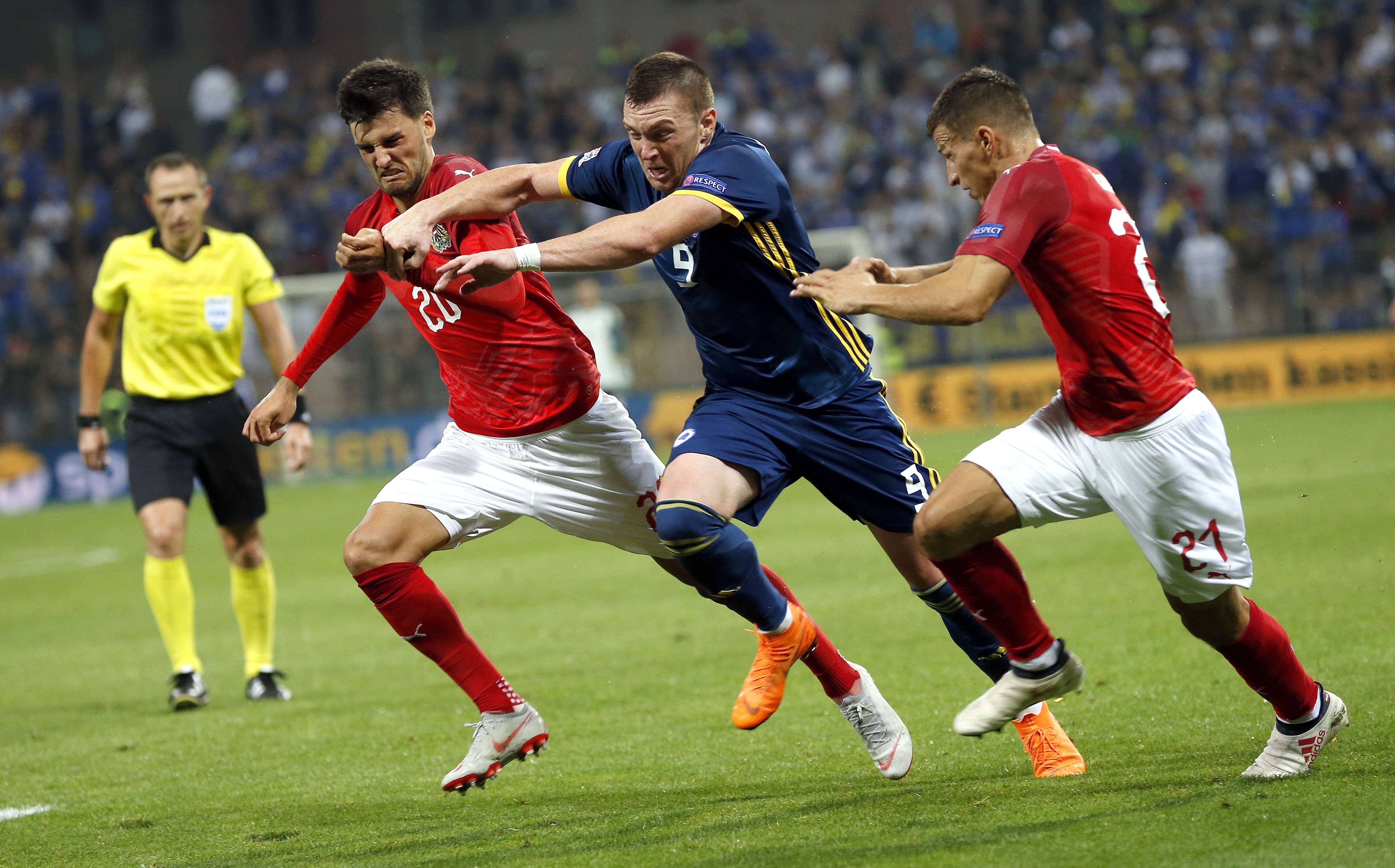 世俱杯-包含乌拉圭，德国球员在洲际比赛中激烈对抗的词条