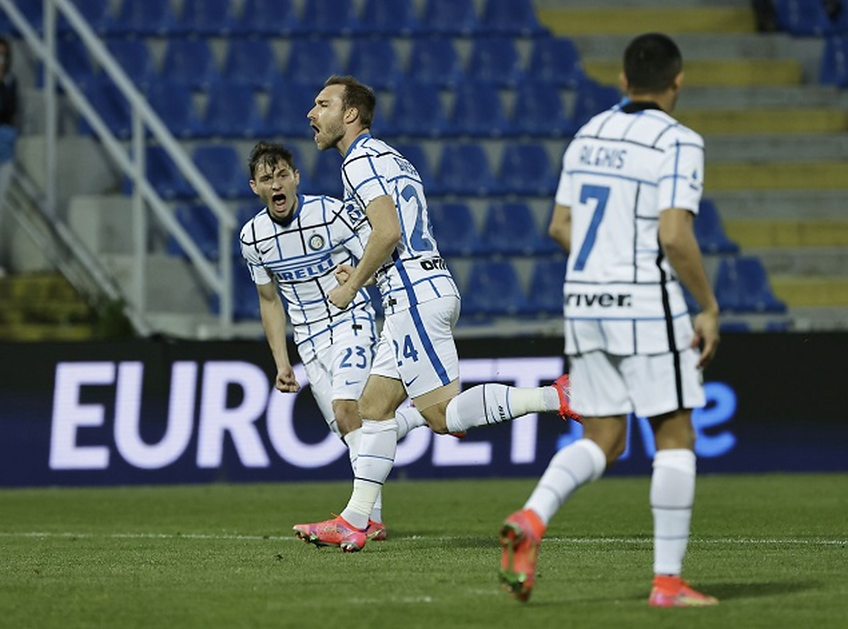 世俱杯改制-克罗托内险胜！克罗托内客场拿下意外胜利的简单介绍