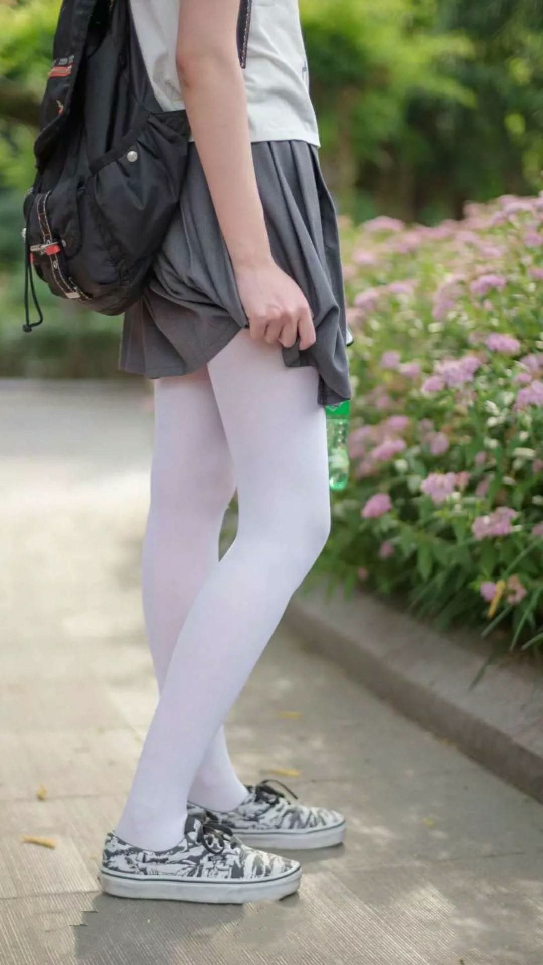 世俱杯赛程-赛道刺客，F1新赛季揭幕战之夜，福克斯以冰火两重天主宰比赛走向