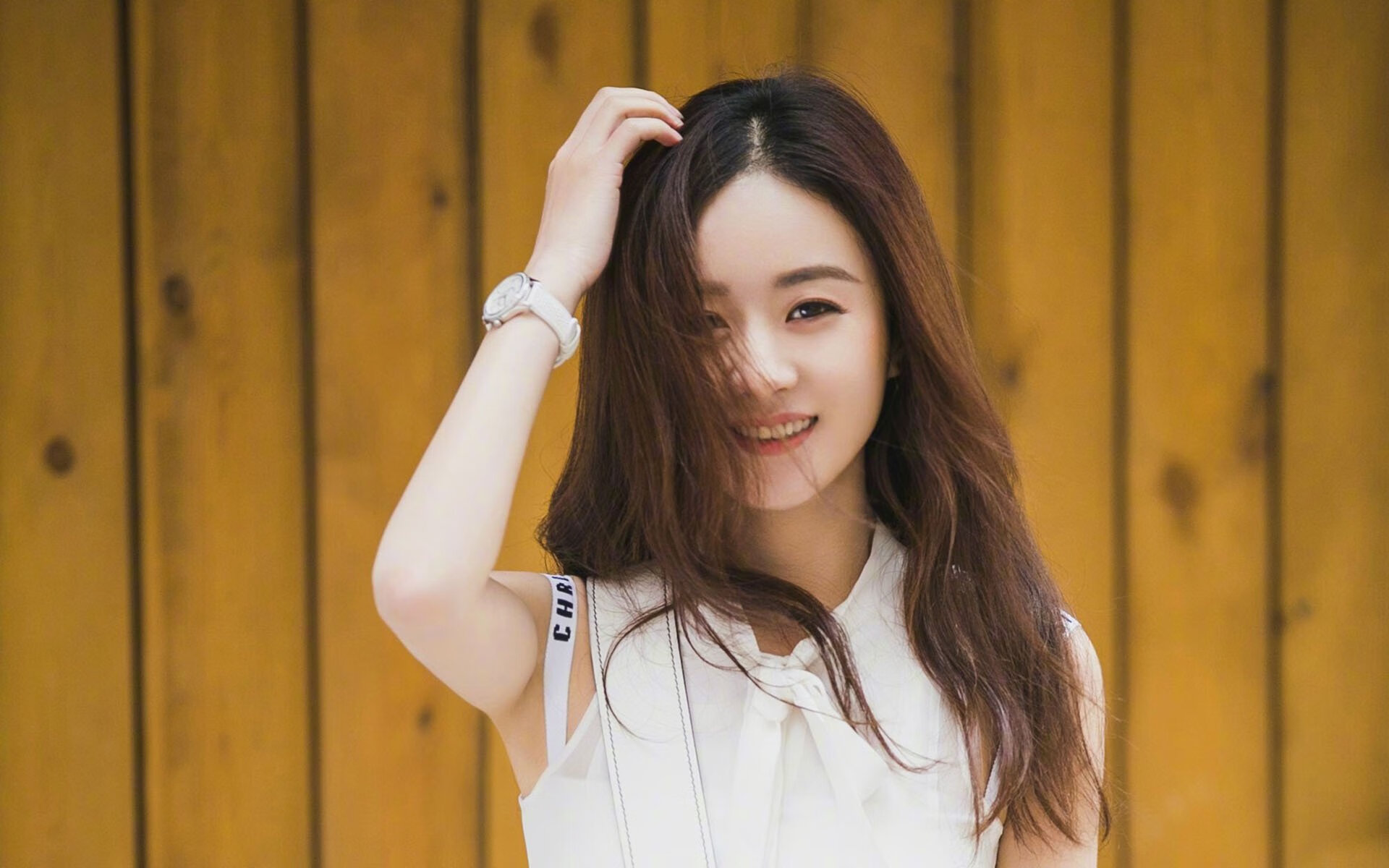 世俱杯时间-双星映衬的夜晚，足球战旗与篮球铁塔下的艺术胜利